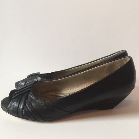 open toe low wedge shoes